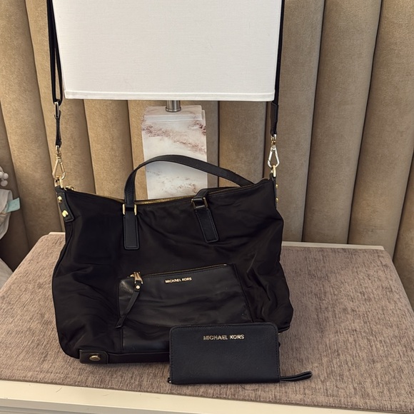 Michael Kors Handbags - Michael Kors bundle of tote bag and wallet